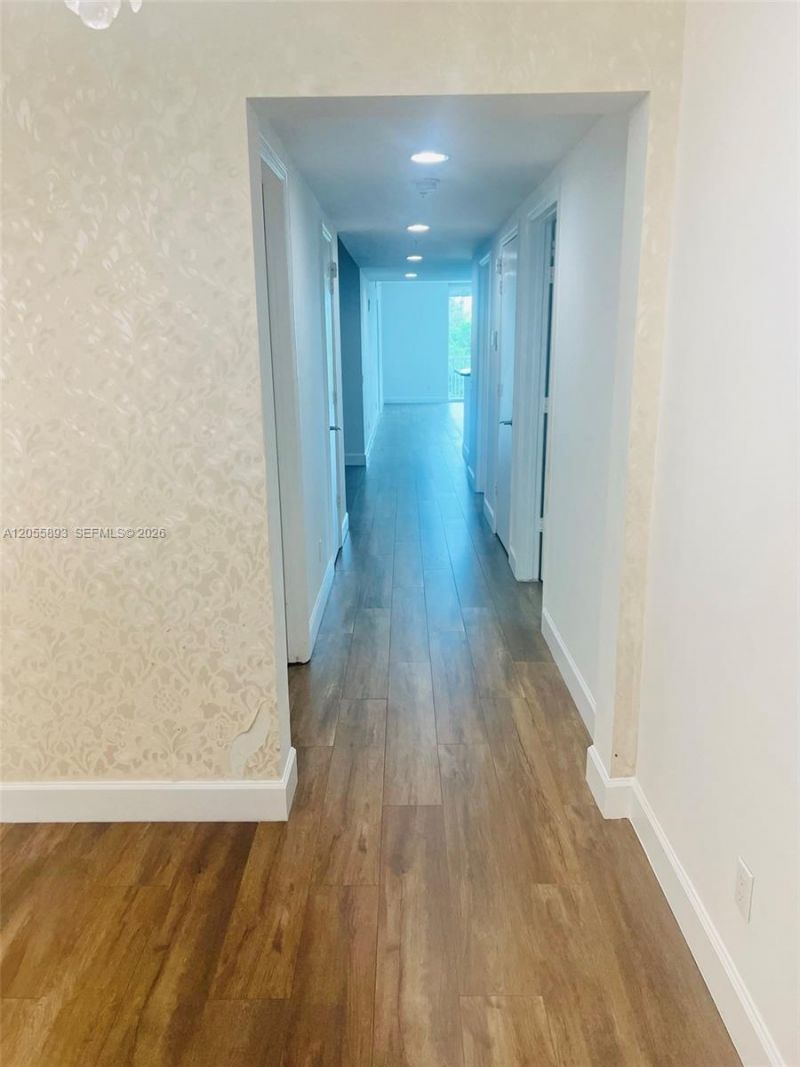 14951 Royal Oaks Ln, Unit 409, North Miami, FL 33181 Photo