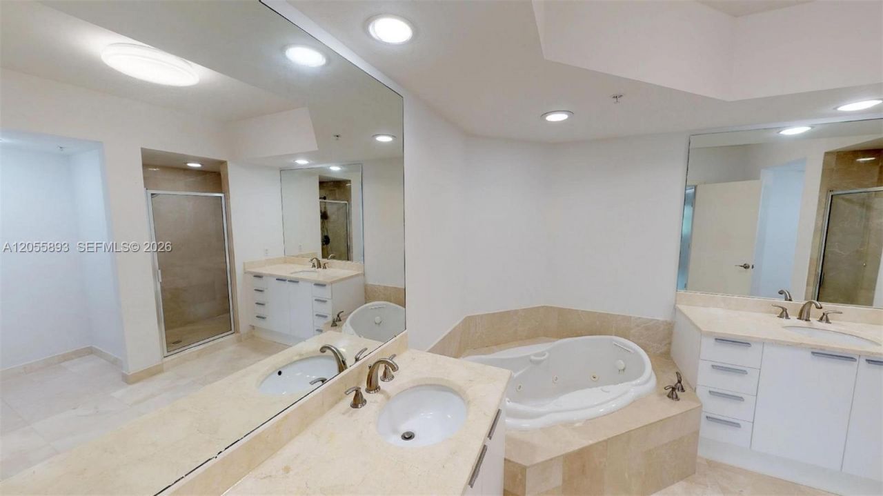 14951 Royal Oaks Ln, Unit 409, North Miami, FL 33181 Photo