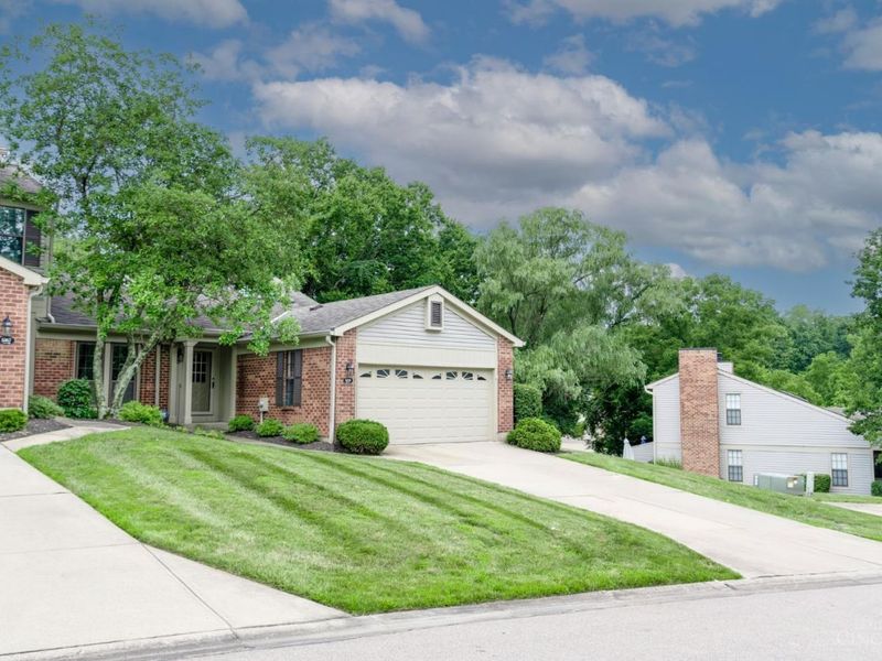 5359 Gantzfield Court, Sharonville, OH 45241 Photo 3