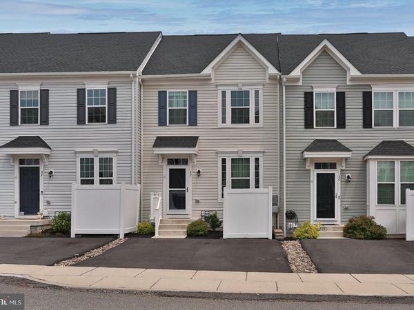 82 HUNTERS DRIVE, GILBERTSVILLE, PA 19525