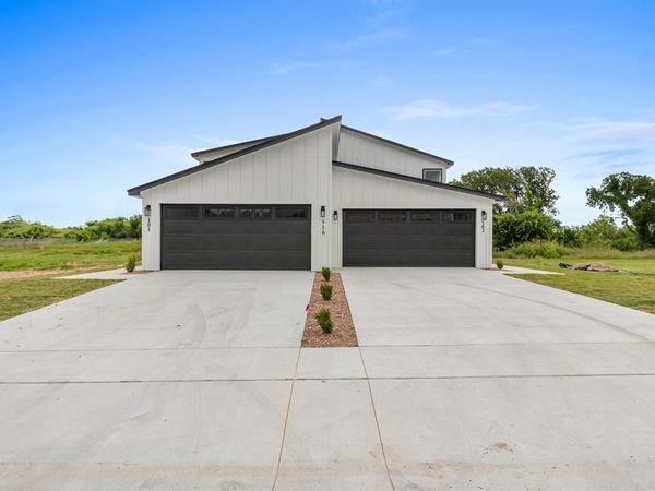 516 Paso Fino Street , Robinson, TX 76706