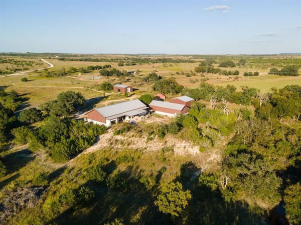 388 cr 3500 , Lampasas, TX 76550