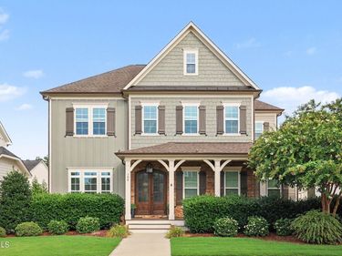 108 Split Trunk Path, Holly Springs, NC 27540