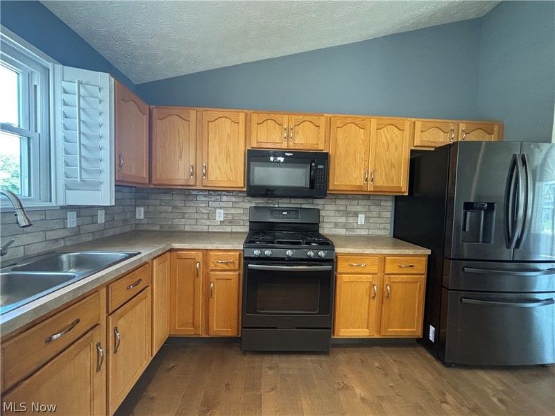 5788 W Breezeway Drive, North Ridgeville, OH 44039 Photo 3