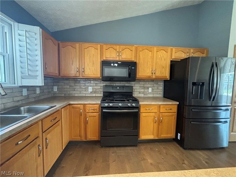 5788 W Breezeway Drive, North Ridgeville, OH 44039 Photo 7