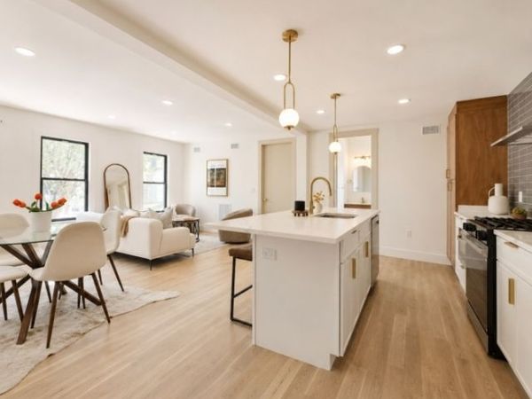 7 Pierce Ave, Jersey, NJ 07307