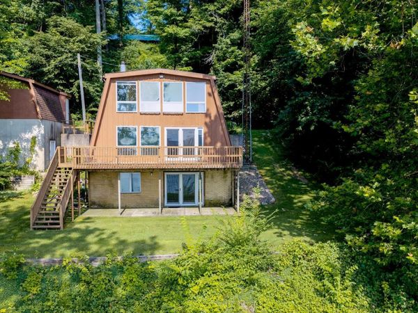 65491 North Drive, Cassopolis, MI 49031
