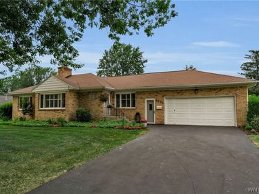 4751 Brentwood Drive , Williamsville, NY 14221