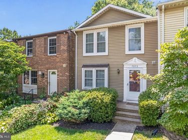 7973 TYSON OAKS CIRCLE, VIENNA, VA 22182