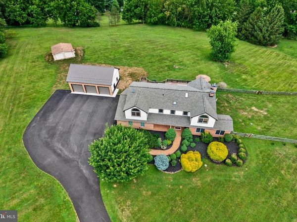 24 LEHMANN DRIVE, DOUGLASSVILLE, PA 19518