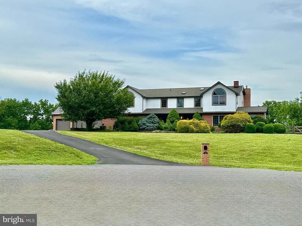 24 LEHMANN DRIVE , DOUGLASSVILLE, PA 19518