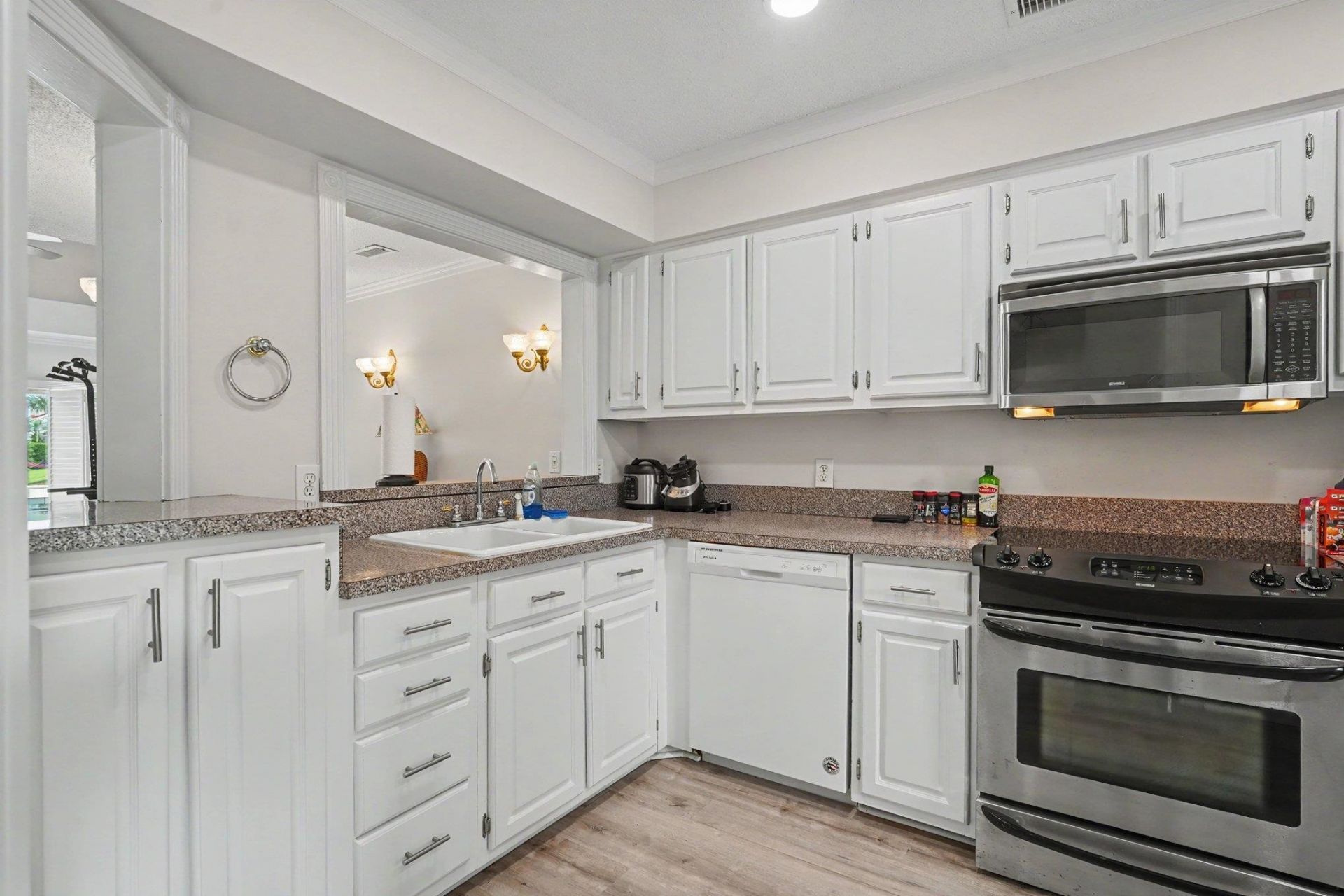 4396 Baldwin Ave.  Photo 5