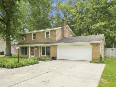 2015 Forest Valley Drive, Fort Wayne, IN 46815