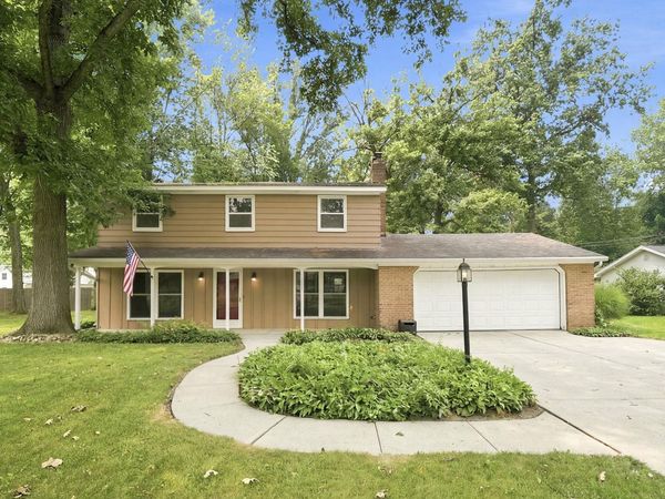 2015 Forest Valley Drive, Fort Wayne, IN 46815
