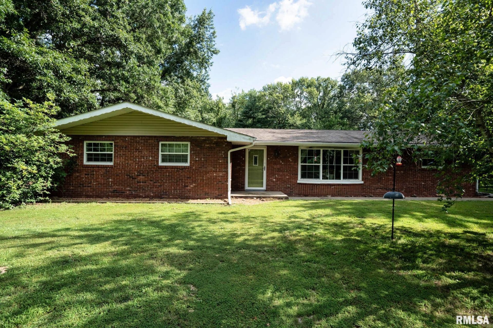 5592 Church Street, Sesser, IL 62884 Main Photo