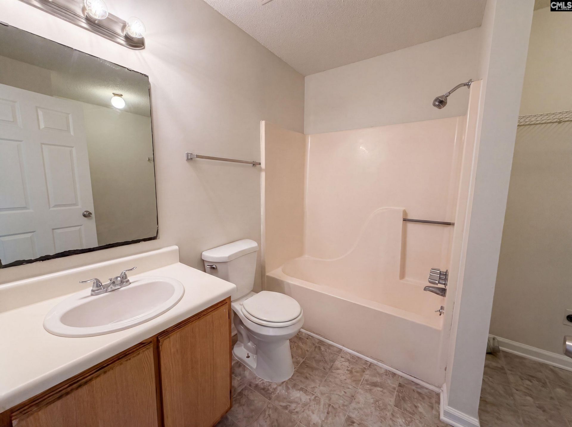 204 N Crossing Drive  Photo 11