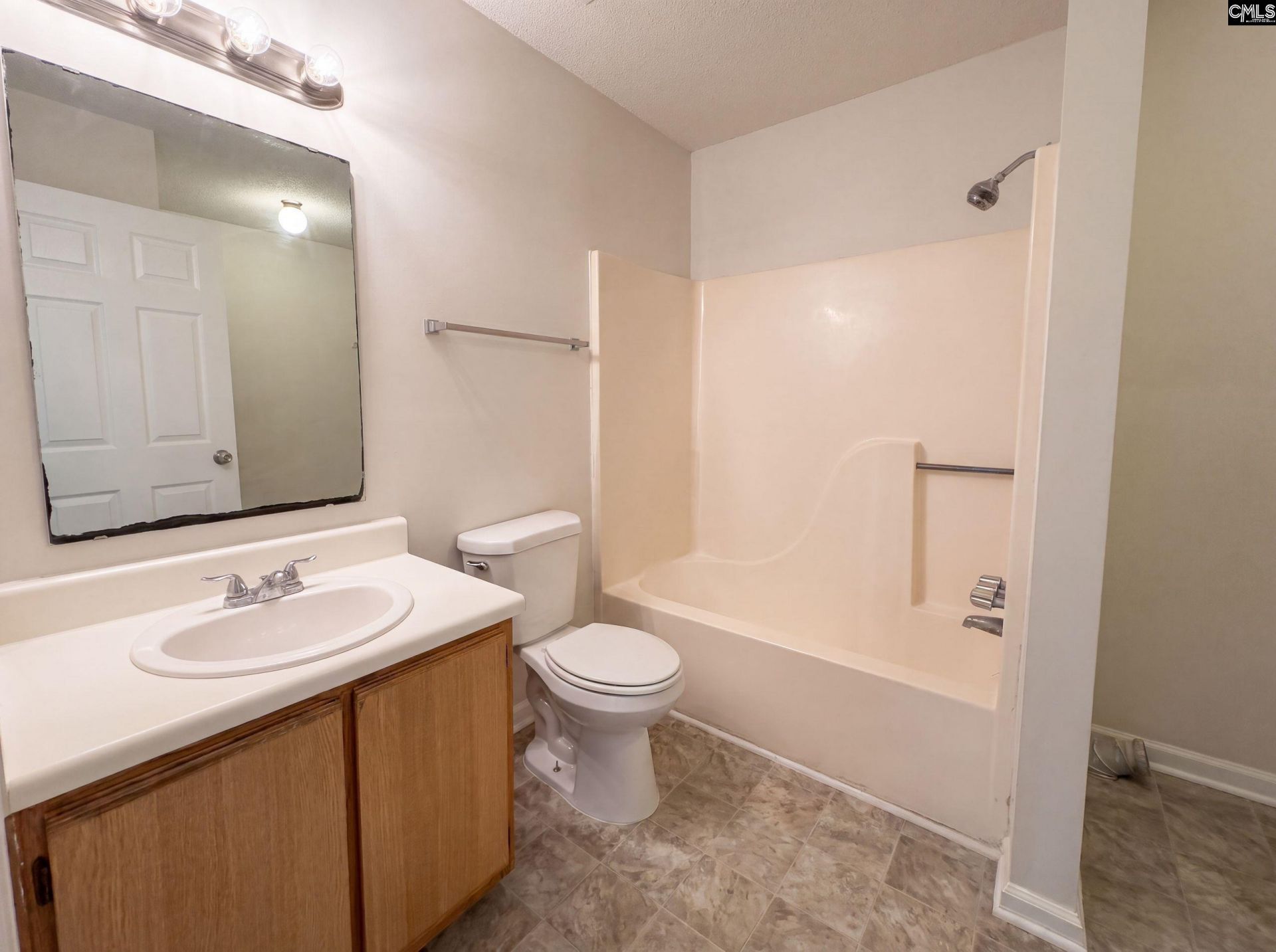 204 N Crossing Drive  Photo 12
