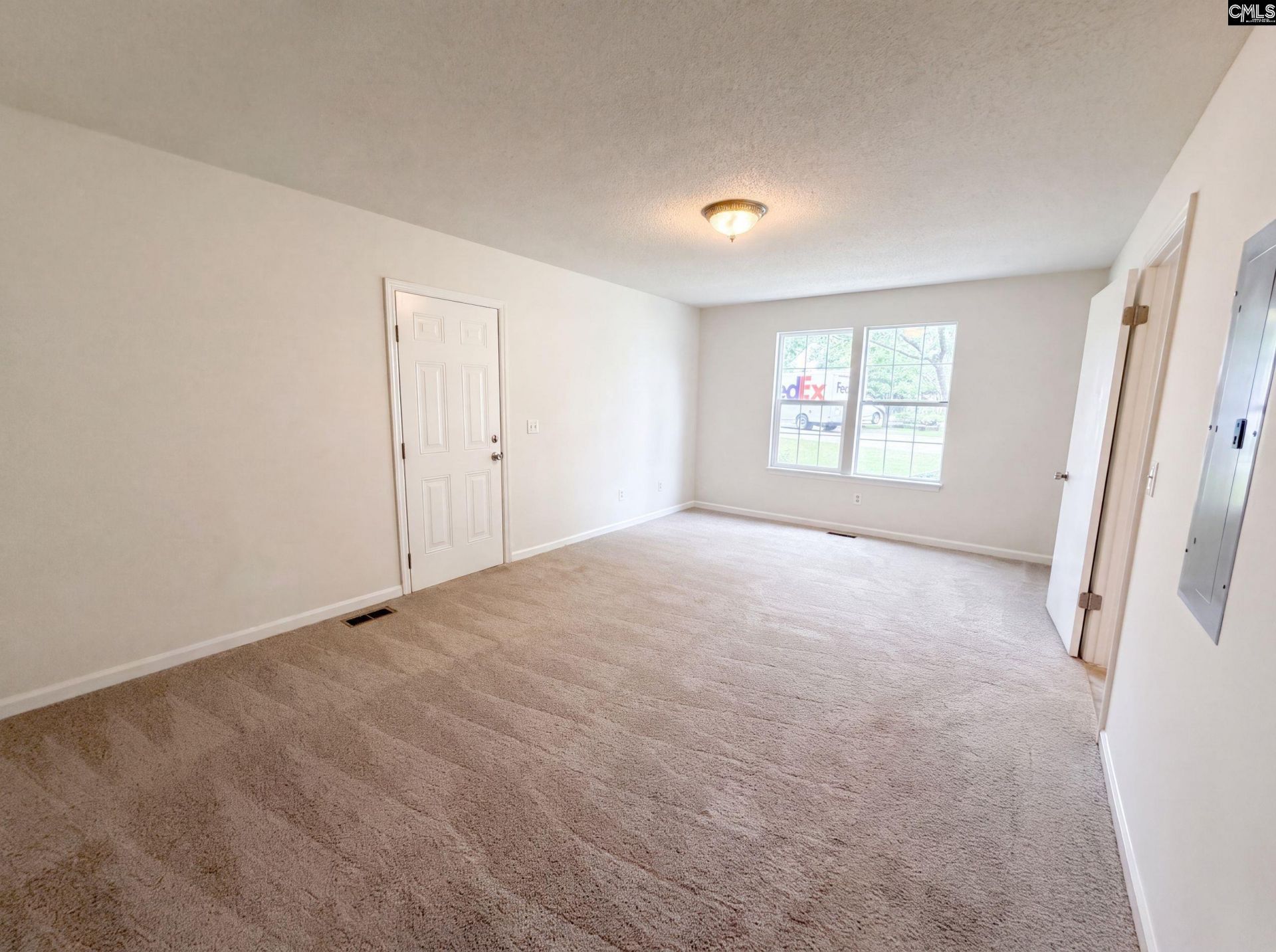 204 N Crossing Drive  Photo 15