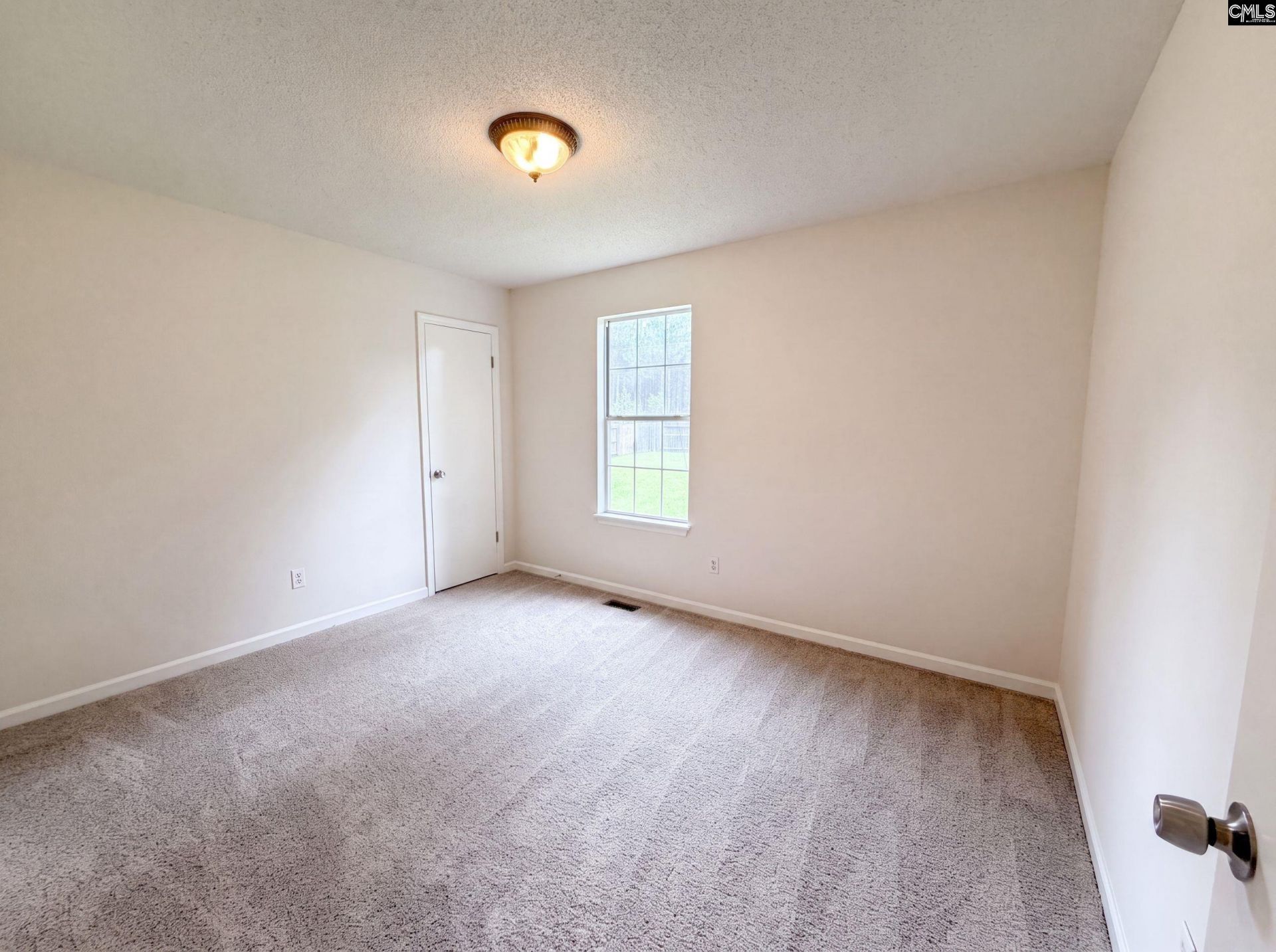 204 N Crossing Drive  Photo 8