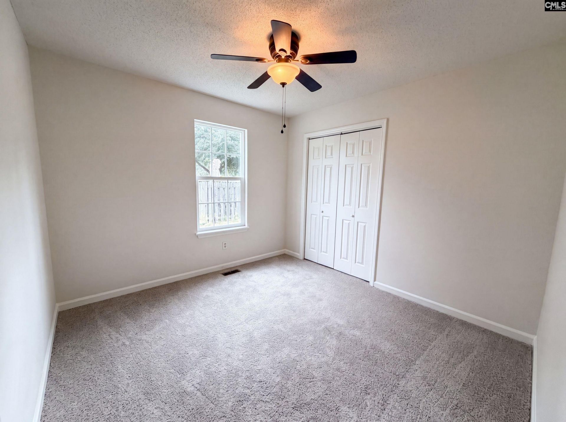 204 N Crossing Drive  Photo 9