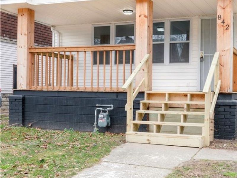842 E 144th Street, Cleveland, OH 44110 Photo 2