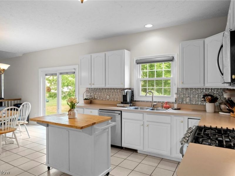 17118 Woodlawn Court, Strongsville, OH 44149 Photo 22