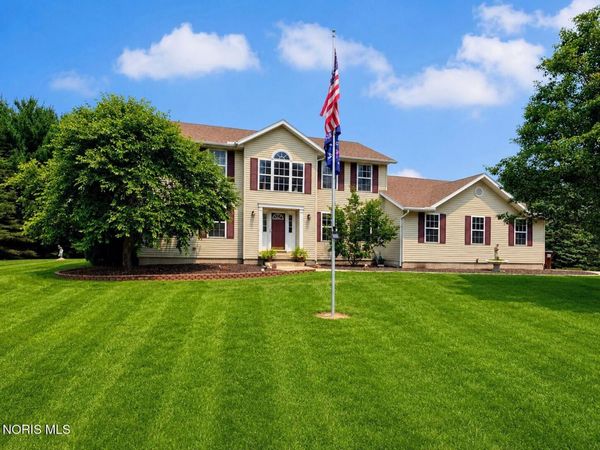 1522 County Road B , Swanton, OH 43558