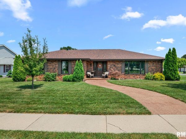 2 Ventura Court, Jacksonville, IL 62650
