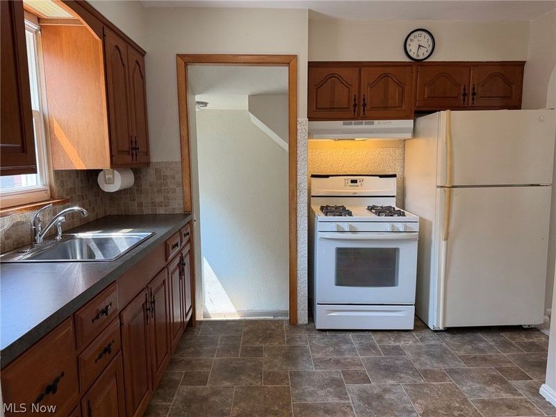 5714 Gilbert Avenue, Parma, OH 44129 Photo 6