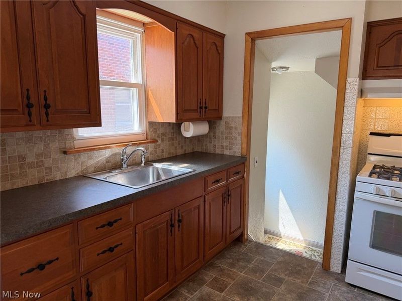 5714 Gilbert Avenue, Parma, OH 44129 Photo 7