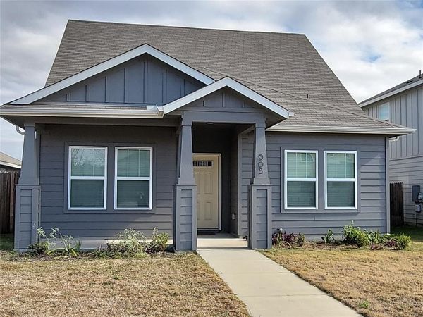 908 Main ST , Hutto, TX 78634