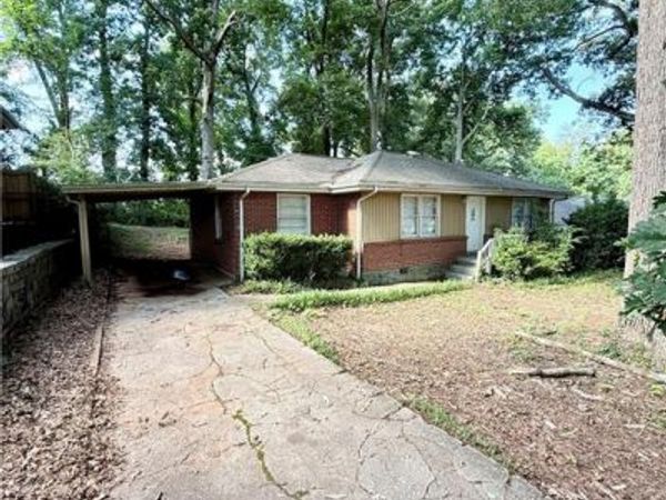 1686 Valencia Road , Decatur, GA 30032