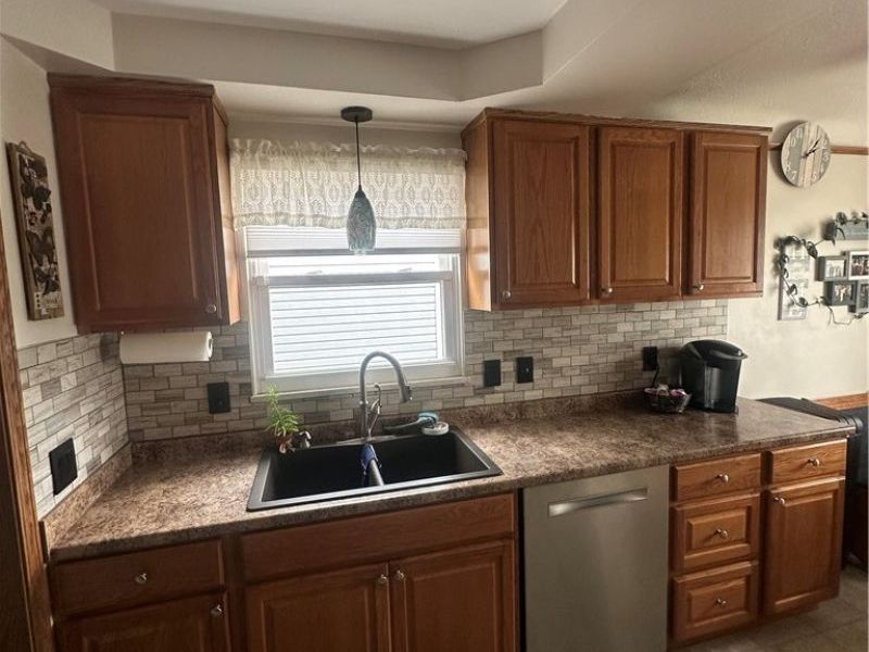 5502 Renwood Drive, Parma, OH 44129 Photo 7
