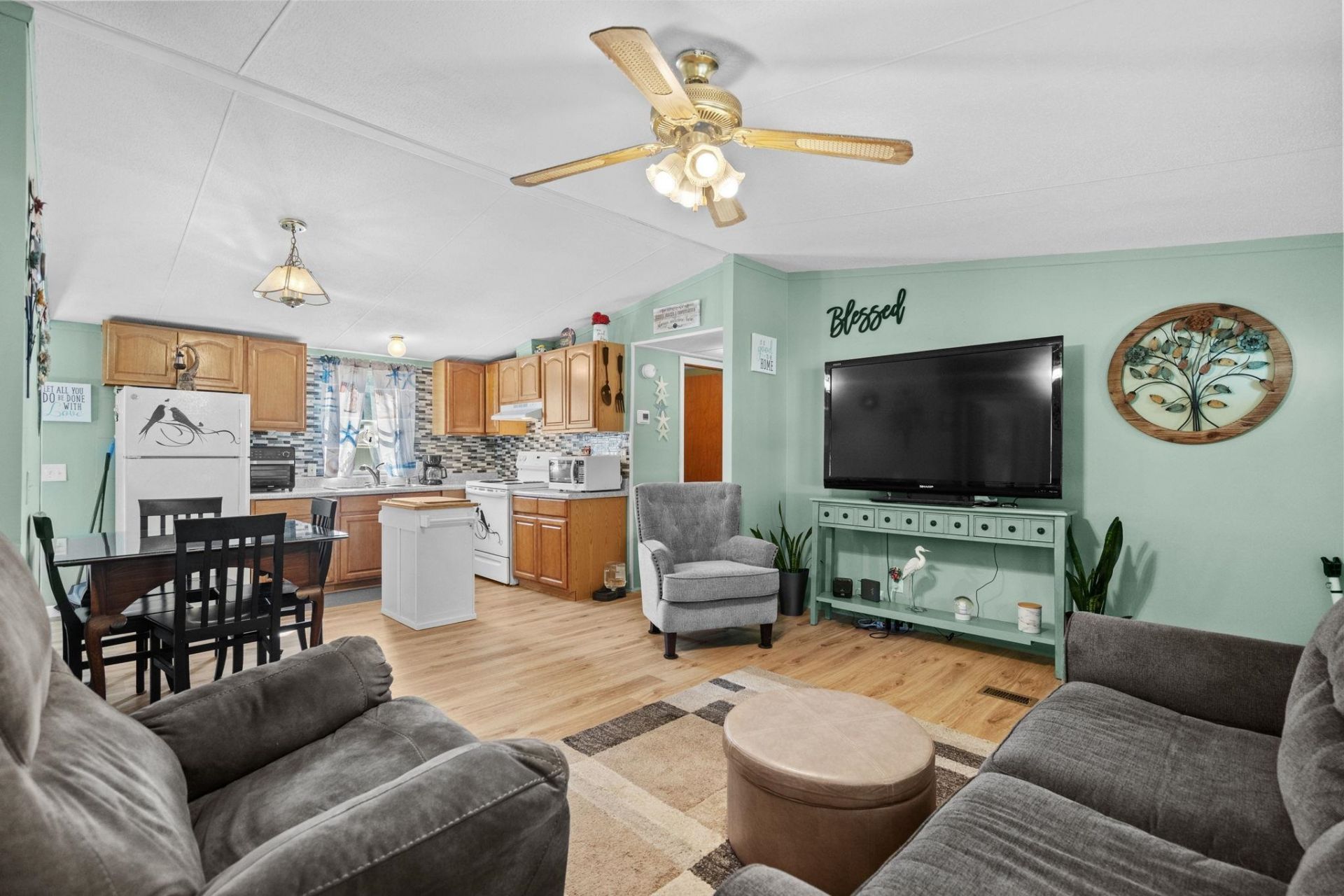 3254 Lyndon Dr.  Photo 11