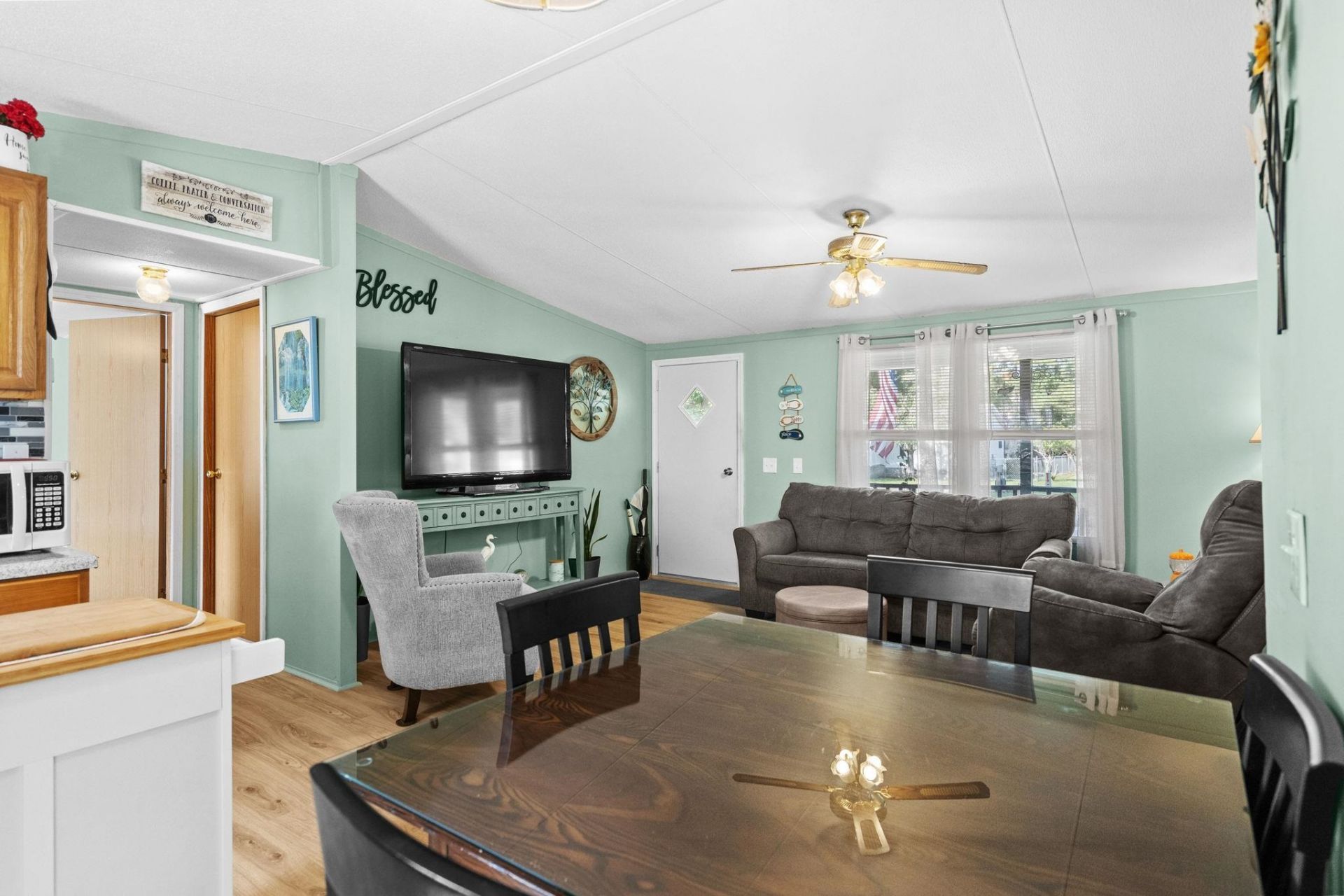 3254 Lyndon Dr.  Photo 14