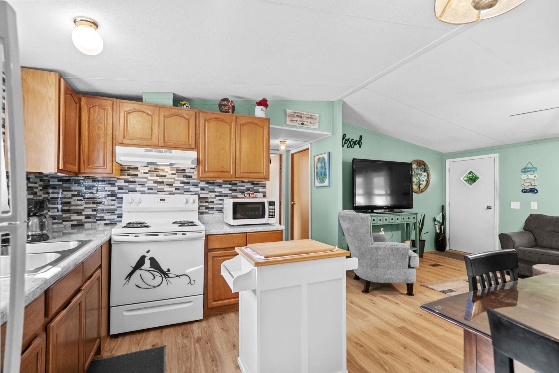 3254 Lyndon Dr.  Photo 17