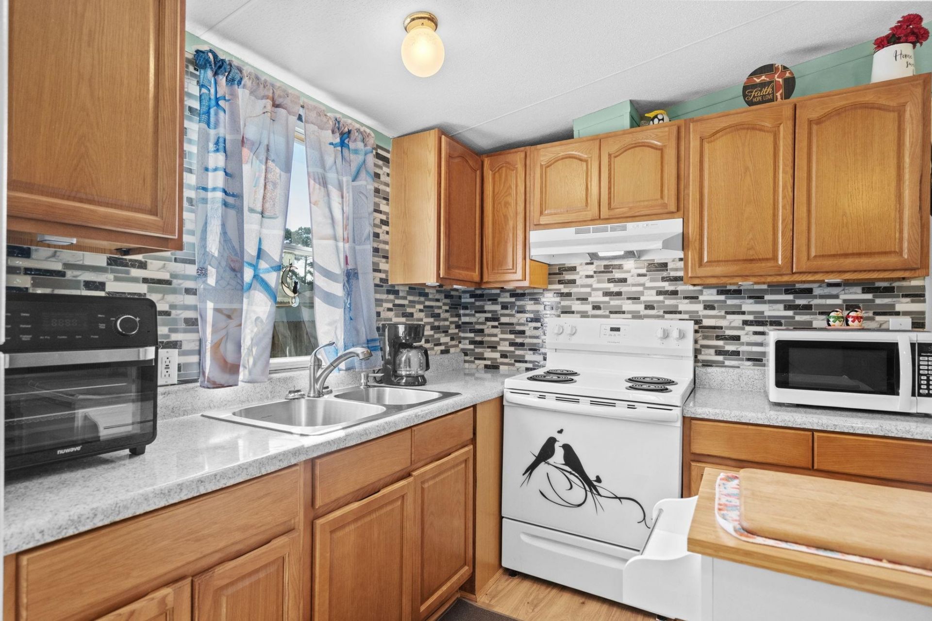 3254 Lyndon Dr.  Photo 18