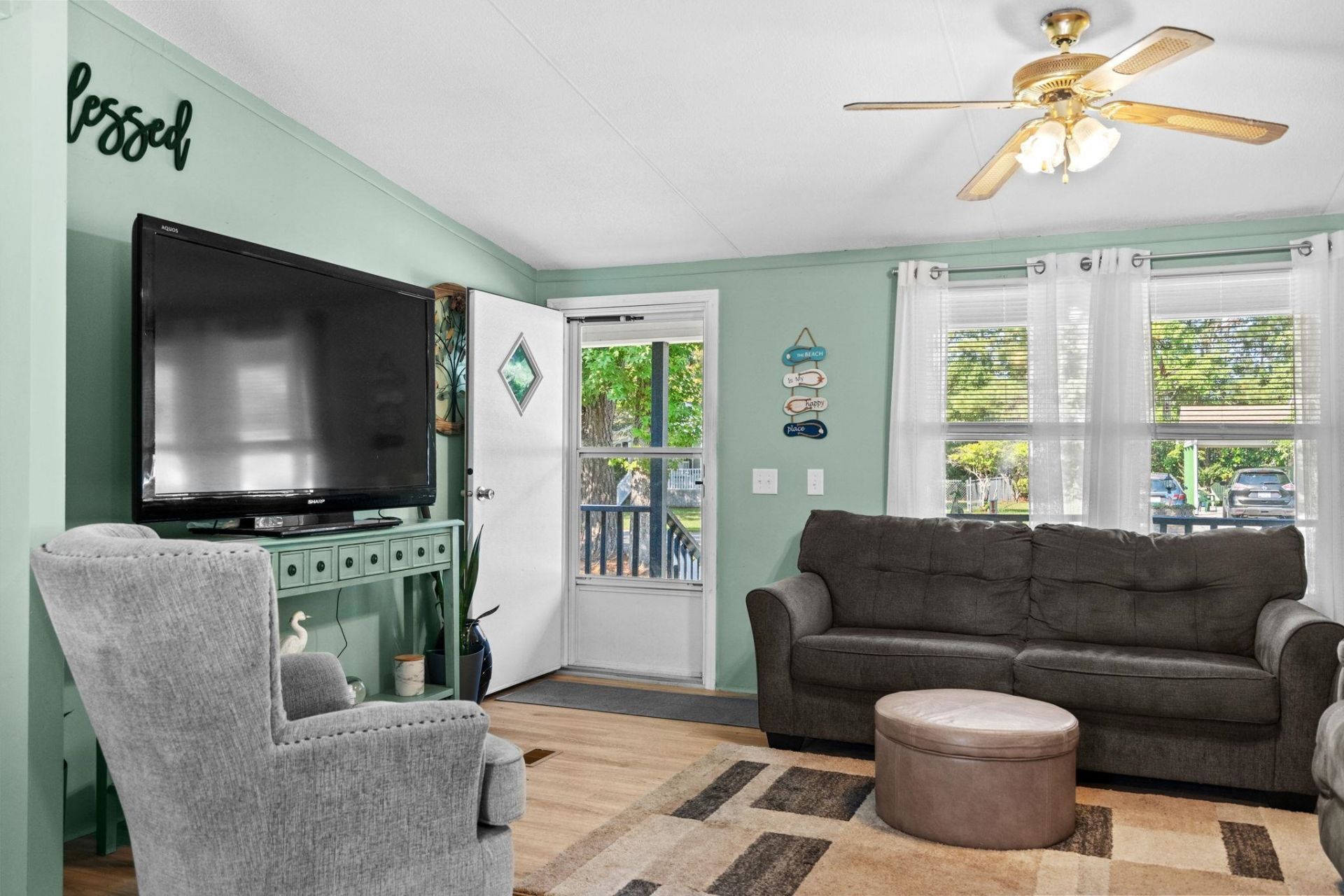 3254 Lyndon Dr.  Photo 8