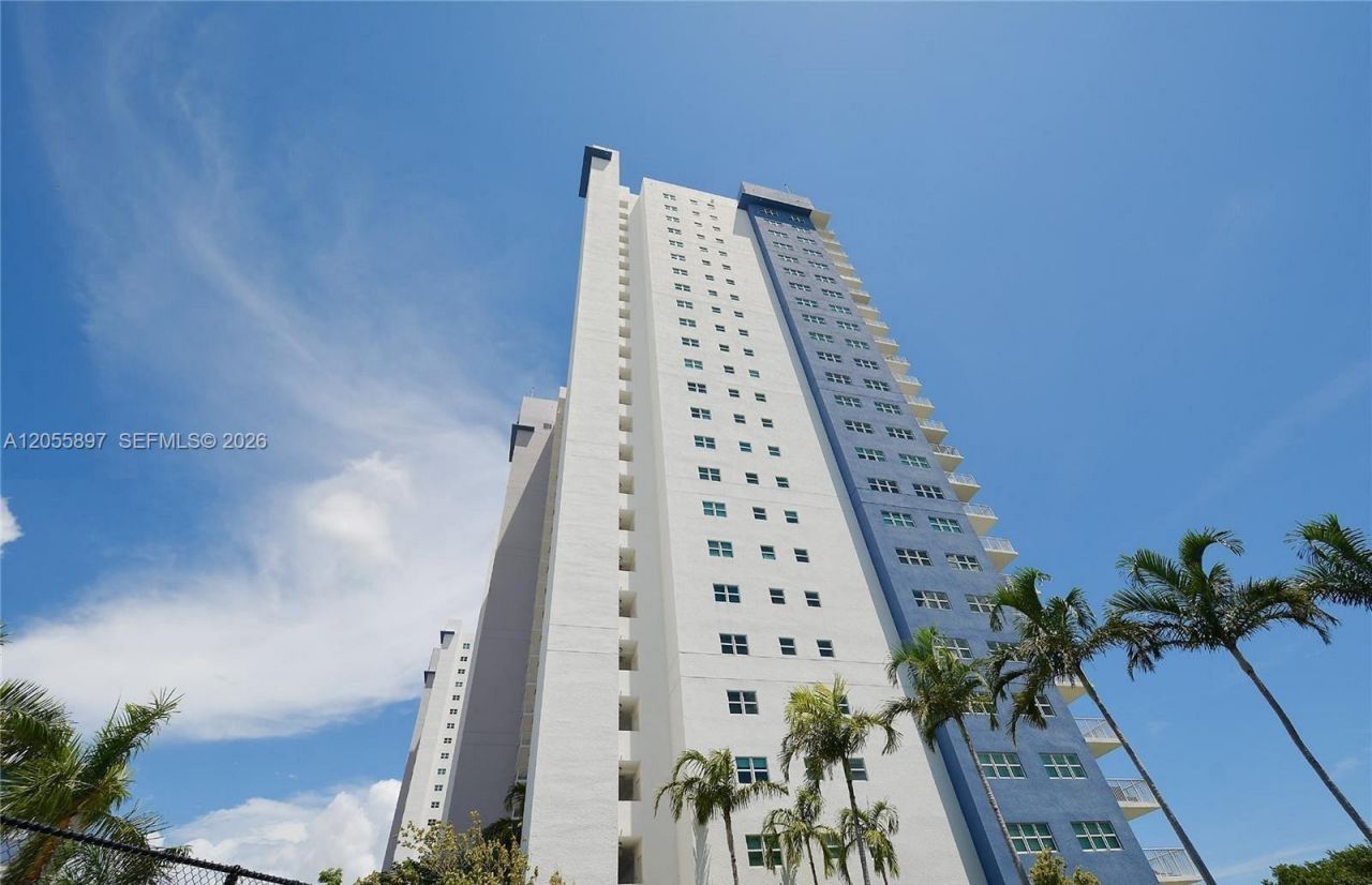 14951 Royal Oaks Ln , Unit 409, North Miami, FL 33181 Photo