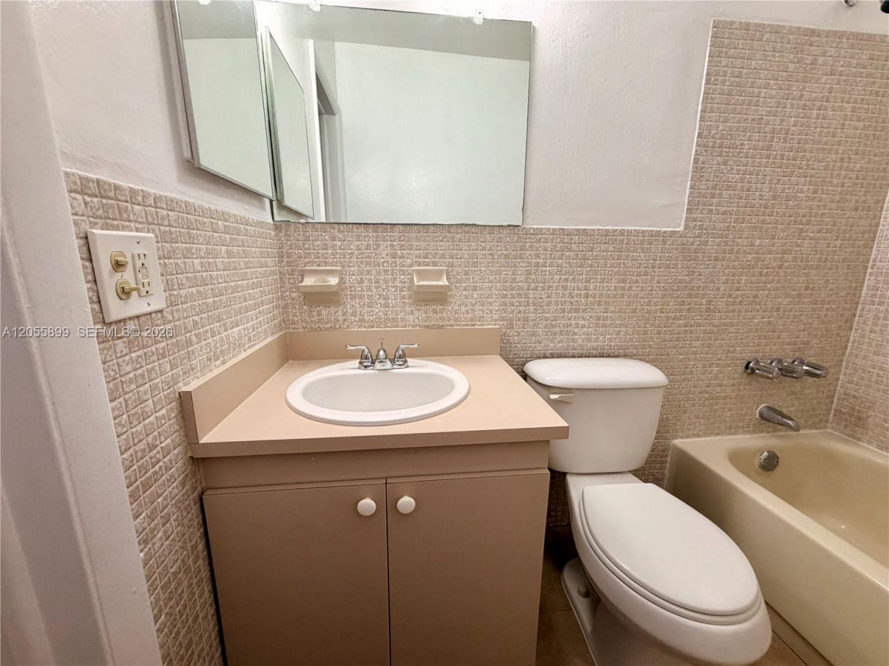 1502 N 57th Ter , Unit 1502, Hollywood, FL 33021 Photo