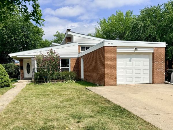 9131 Kilbourn Avenue, Skokie, IL 60076