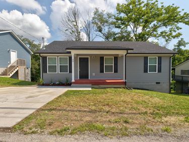 30 Hughes Avenue, Winchester, KY 40391