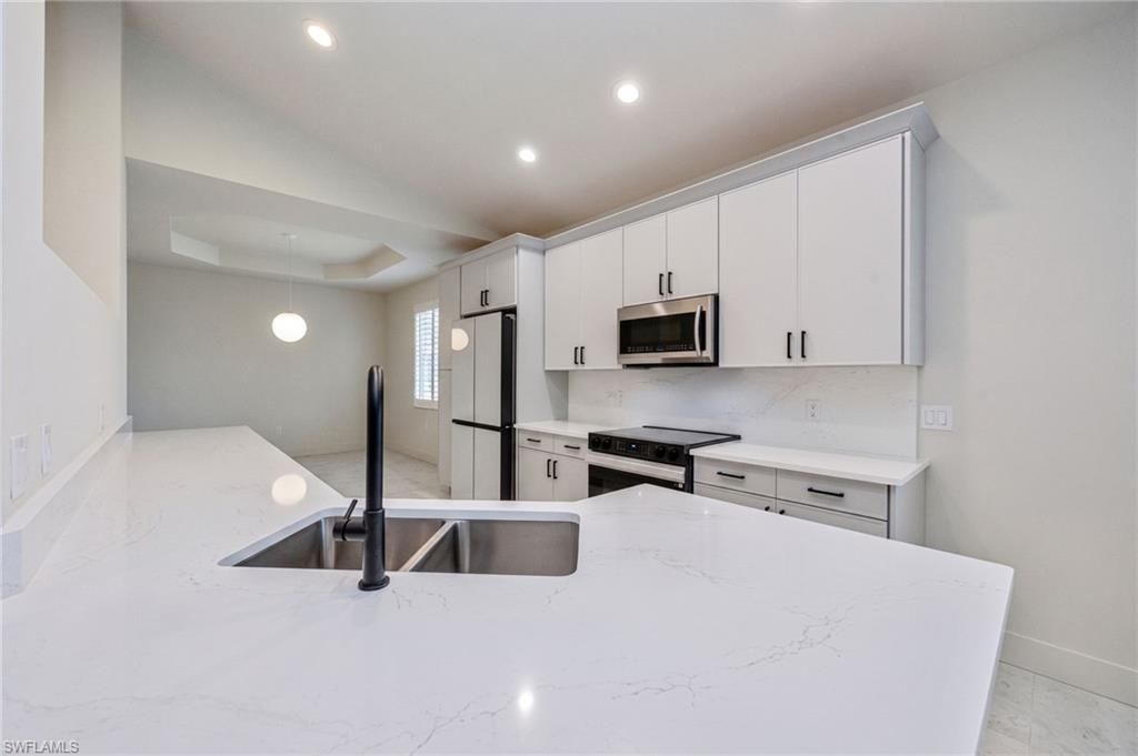 7128 Timberland Cir, Unit 201, Naples, FL 34109 Photo