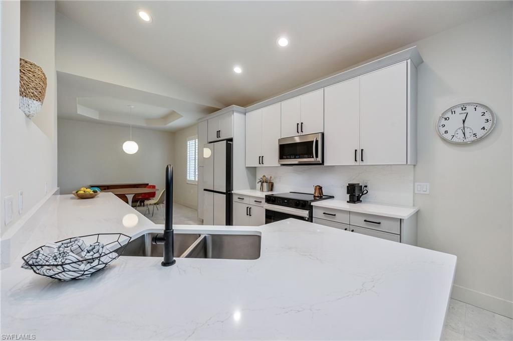 7128 Timberland Cir, Unit 201, Naples, FL 34109 Photo