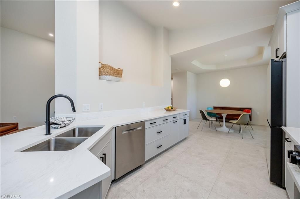 7128 Timberland Cir, Unit 201, Naples, FL 34109 Photo