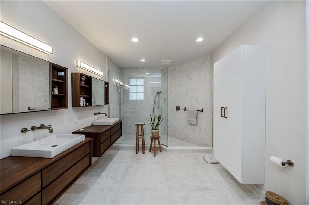 7128 Timberland Cir, Unit 201, Naples, FL 34109 Photo