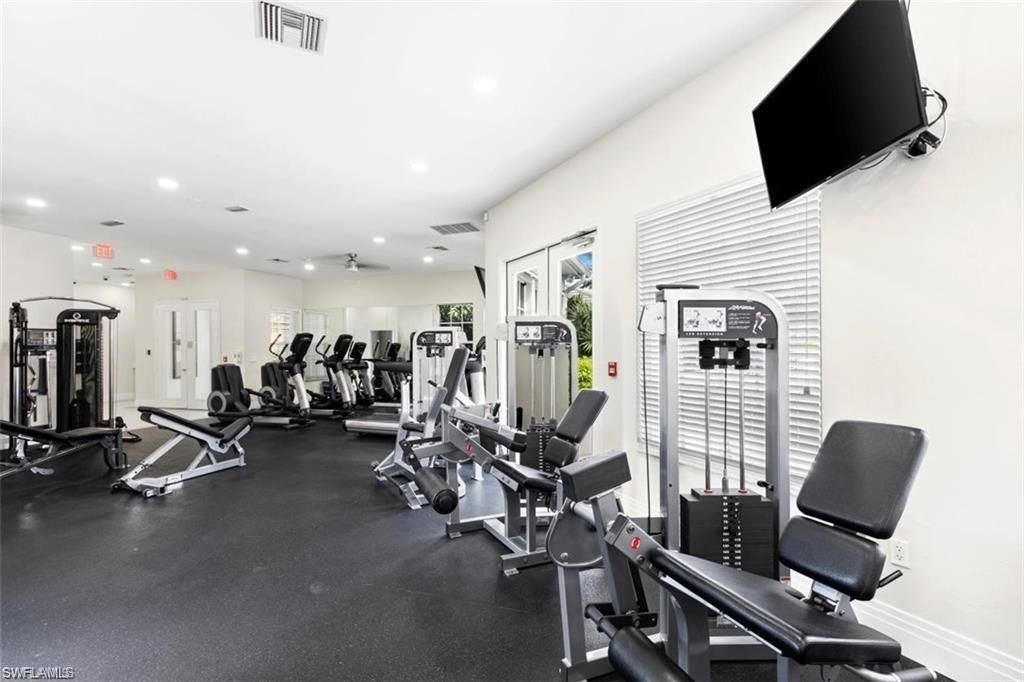 7128 Timberland Cir, Unit 201, Naples, FL 34109 Photo