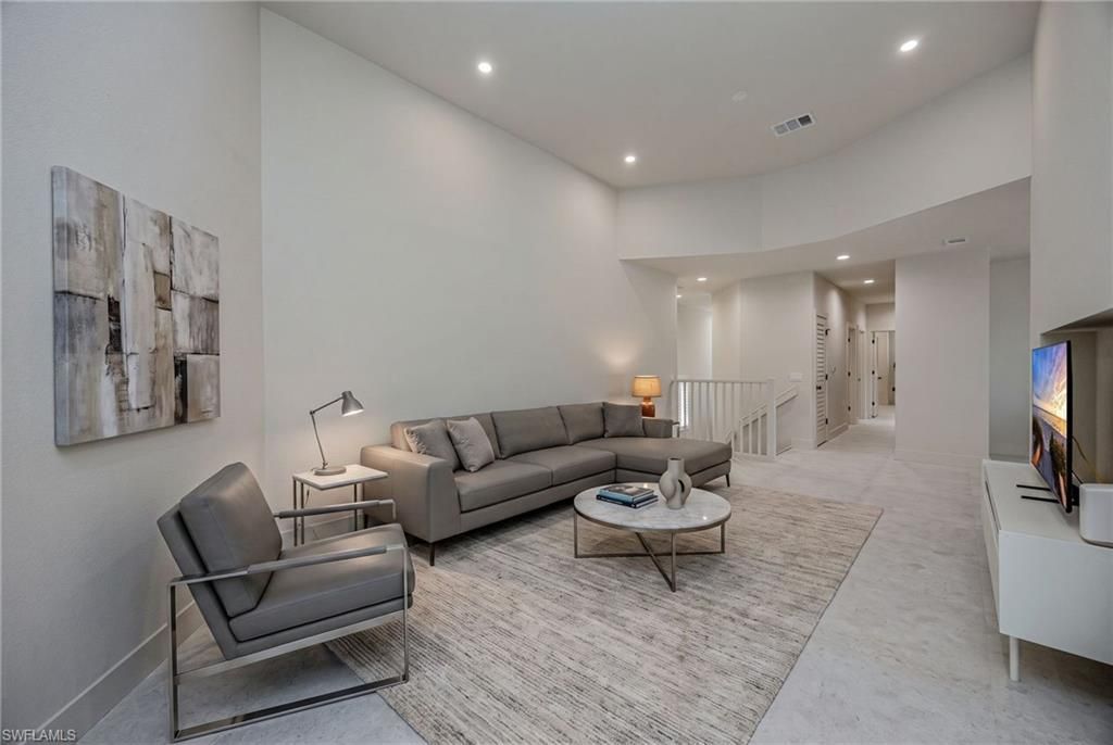 7128 Timberland Cir, Unit 201, Naples, FL 34109 Photo