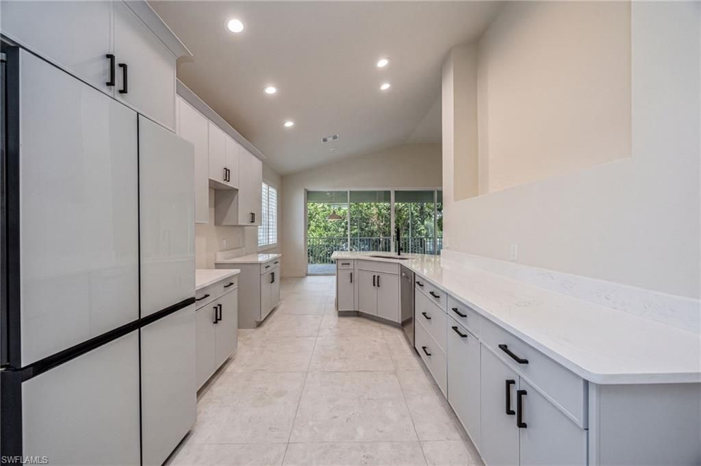 7128 Timberland Cir, Unit 201, Naples, FL 34109 Photo