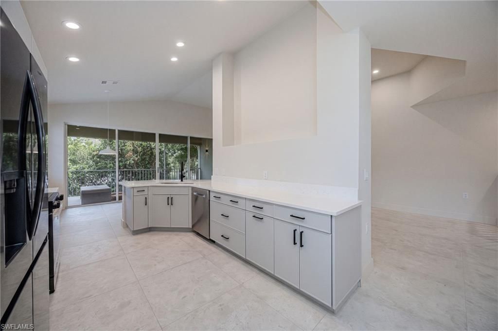 7128 Timberland Cir, Unit 201, Naples, FL 34109 Photo